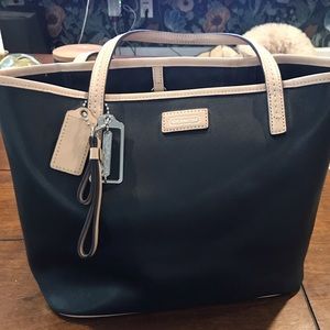 Coach PARK METRO LEATHER SMALL TOTE (F25663) black